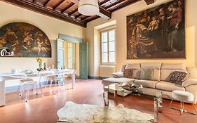 Ginny’s house- Borgo la croce luxury apartment